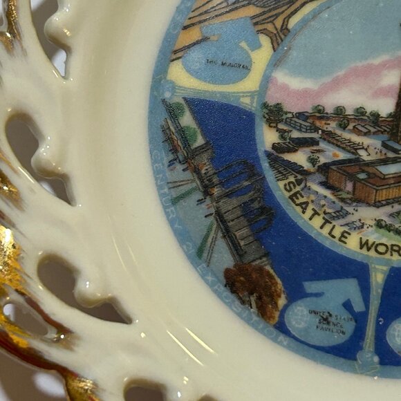 Seattle World's Fair Small Ceramic Souvenir Plate - Picture 8 of 12